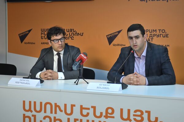 Агарон Варданян и Артем Тоноян Агарон Варданян и Артем Тоноян - Sputnik Արմենիա