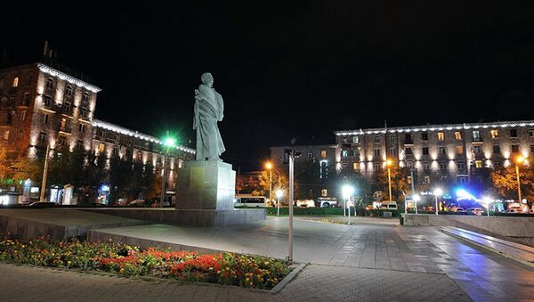 Площадь Гарегина Нжде в новом современном освещении - Sputnik Армения