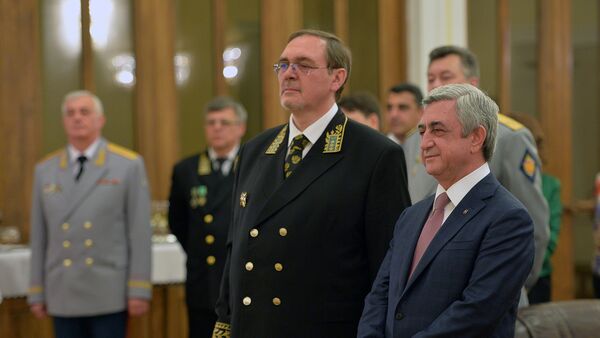 Президент Серж Саргсян сегодня по случаю государственного праздника Российской Федерации - Дня России, посетил посольство РФ в Армении - Sputnik Արմենիա