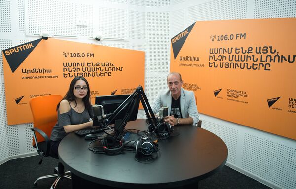 Жак Текеян в гостях у радио Sputnik Армения Жак Текеян в гостях у радио Sputnik Армения - Sputnik Армения