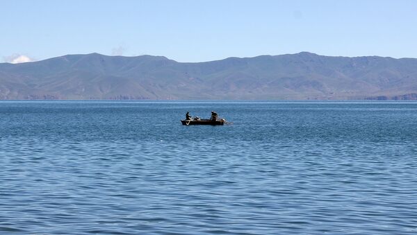 Рыбаки. Озеро Севан - Sputnik Արմենիա