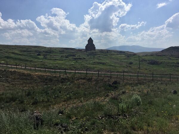 Село Айкадзор на армяно-турецкой границе Село Айкадзор на армяно-турецкой границе - Sputnik Армения