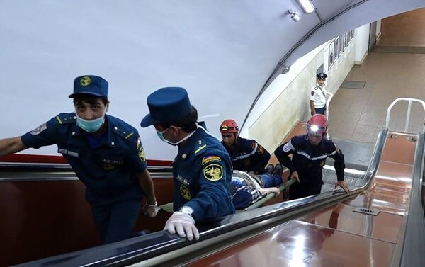 ԱԻՆ ուսումնական վարժանքը մետրոյի «Հանրապետության հրապարակ» կայարանում - Sputnik Արմենիա