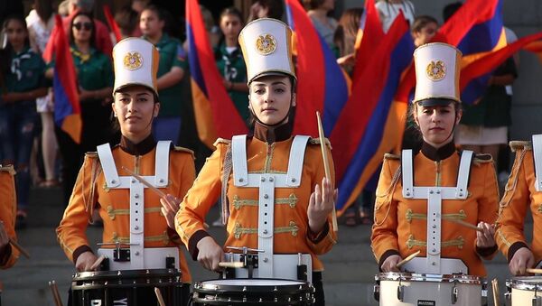 В Ереване прошел парад по случаю Дня Конституции Армении - Sputnik Армения