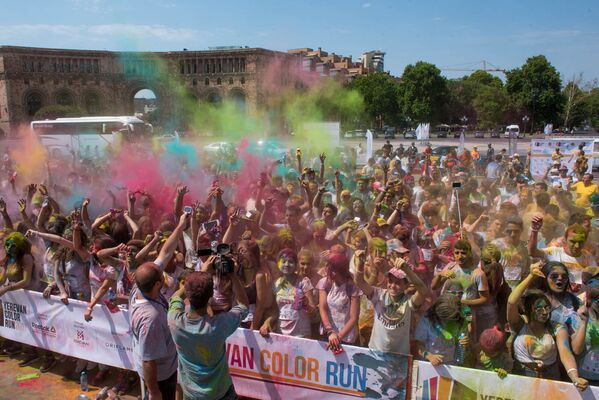 Yerevan Color Run 2017 Yerevan Color Run 2017 - Sputnik Արմենիա