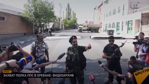 Захват полка ППС в Ереване: видеоархив - Sputnik Армения