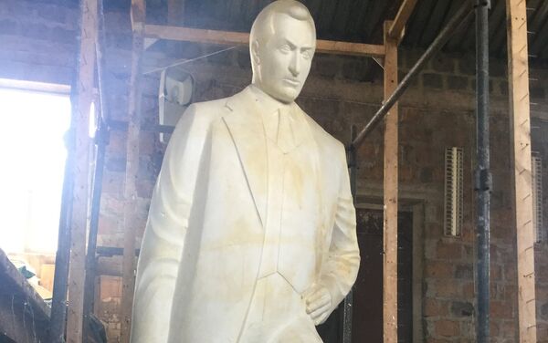 Памятник Согомону Тейлеряну. Скульптор Самвел Петросян Памятник Согомону Тейлеряну. Скульптор Самвел Петросян - Sputnik Армения