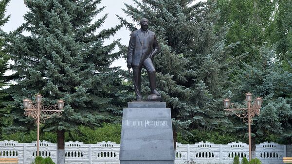Памятник Согомону Тейлеряну. Скульптор Самвел Петросян - Sputnik Армения