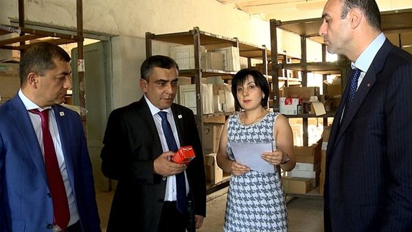 Прибывшие из Еревана врачи оказали медицинские услуги в медицинских учреждениях Степанакерта - Sputnik Армения