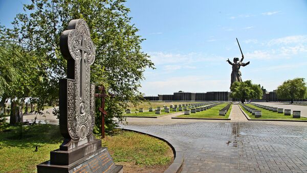 Хачкар на Мамаевом кургане (Волгоград) в память воинов-армян, погибших при обороне Сталинграда - Sputnik Армения