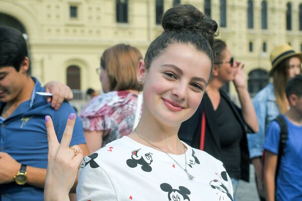 Прогулка участников Ты супер.Танцы! по Москве. Астхик Мхитарян Прогулка участников Ты супер.Танцы! по Москве. Астхик Мхитарян - Sputnik Արմենիա