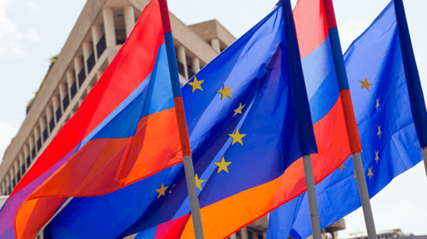 Флаги Армении и ЕС - Sputnik Արմենիա