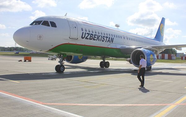 Самолет узбекских авиалиний, архивное фото - Sputnik Армения