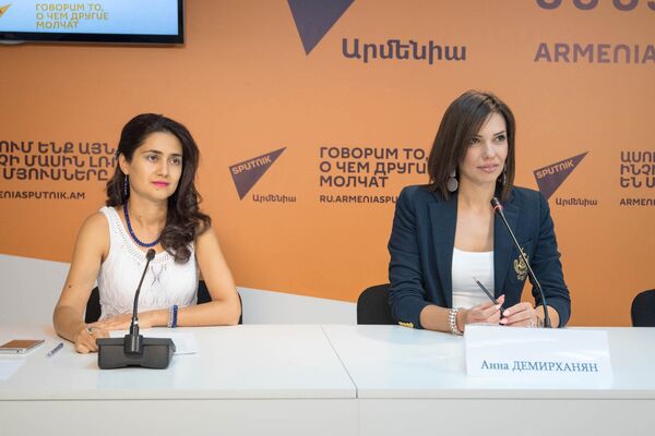 Видеомост, приуроченный к Всемирному дню красоты, Анна Демирханян Видеомост, приуроченный к Всемирному дню красоты, Анна Демирханян - Sputnik Армения
