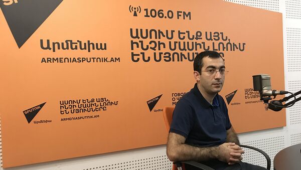 Роберт Макарян в гостях у радио Sputnik Армения - Sputnik Արմենիա