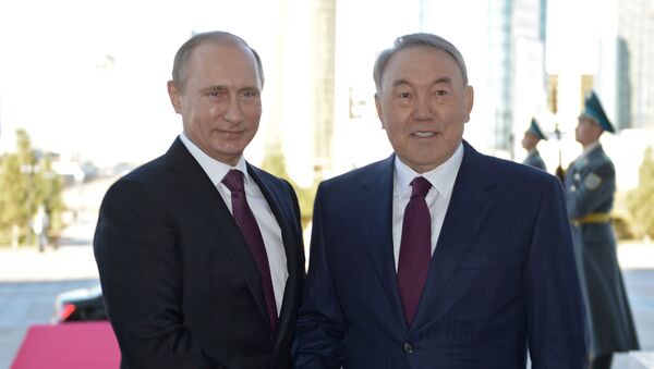 Президент России Владимир Путин (слева) и президент Казахстана Нурсултан Назарбаев - Sputnik Արմենիա