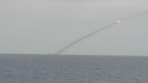 Пуски крылатых ракет Калибр по террористам в Сирии - Sputnik Армения
