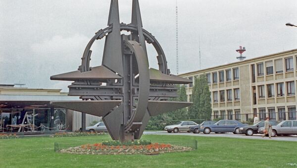 Символ НАТО в Брюсселе - Sputnik Армения