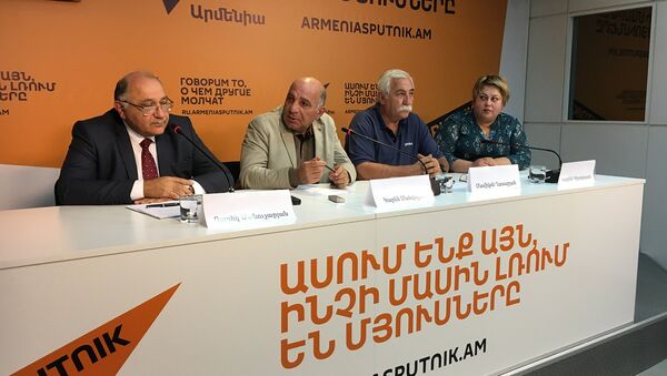 Гагик Манучарян, Карен Манвелян, Мамикон Гасабян и Нарине Киракосян. П/к на тему: Охота на исчезающие виды животных - Sputnik Արմենիա