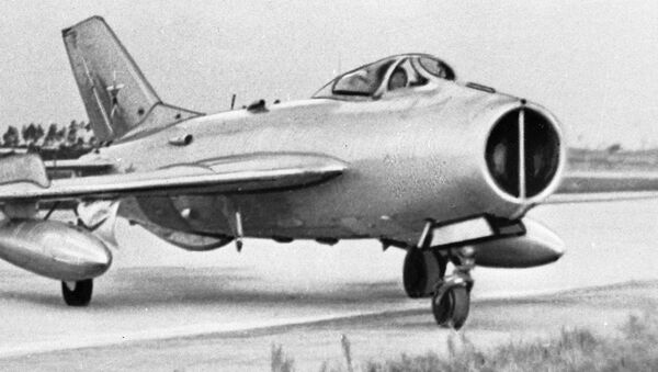 Самолет МИГ-19 - Sputnik Армения