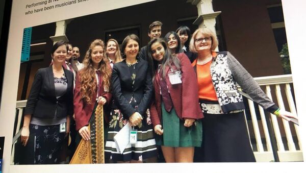 Сестры-армянки из Сирии выступают в парламенте самого крупного австралийского штата во Всемирный день психического здоровья - Sputnik Армения