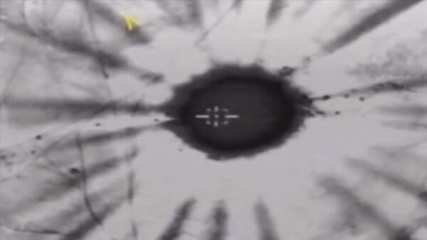 СПУТНИК_Минобороны РФ опубликовало кадры ударов ВКС по позициям ИГ в Сирии - Sputnik Արմենիա