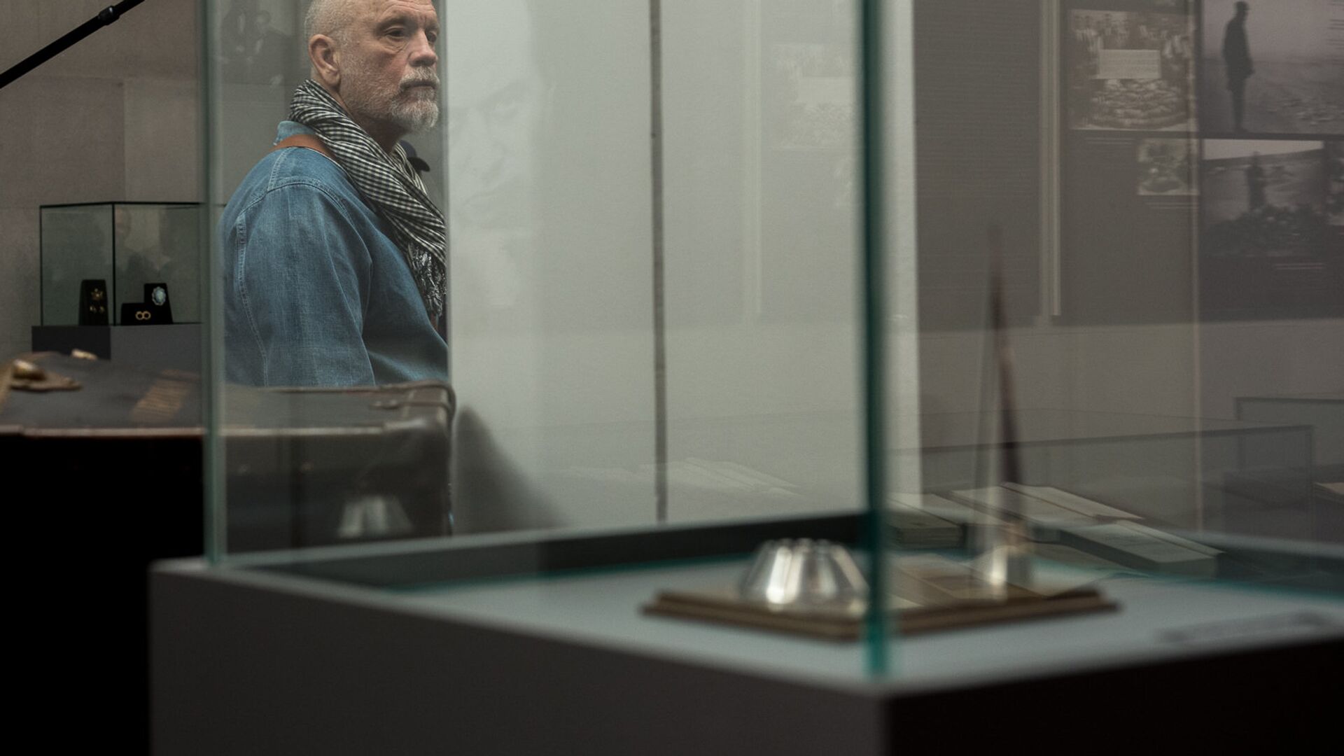 Джон Малкович посетил Музей Геноцида армян в Цицернакаберде - Sputnik Արմենիա, 1920, 24.12.2021