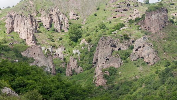 Пещеры в Хндзореске, Армения - Sputnik Армения