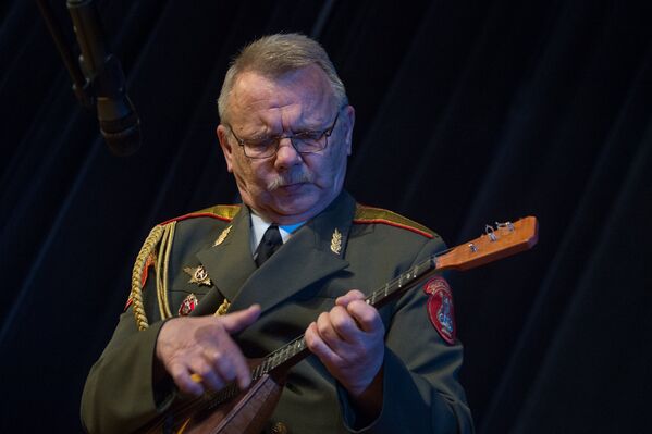 Ансамбль песни и пляски Российской армии имени А. В. Александрова выступил в Ереване Ансамбль песни и пляски Российской армии имени А. В. Александрова выступил в Ереване - Sputnik Армения