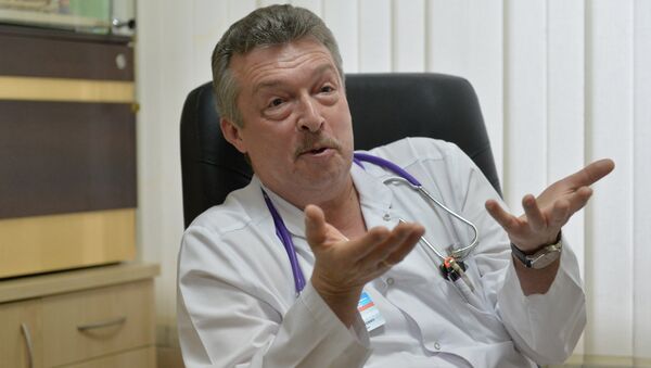 Заведующий приемным отделением 3-й детской больницы Минска Дмитрий Чеснов - Sputnik Армения