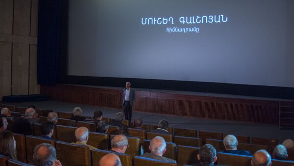 Премьера фильма о советском сценаристе, талантливом писателе и патриоте своей страны Мушеге Галшояне состоялась в Ереване - Sputnik Армения