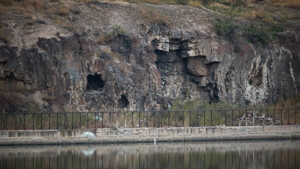 Пещера у Ереванского озера - Sputnik Արմենիա