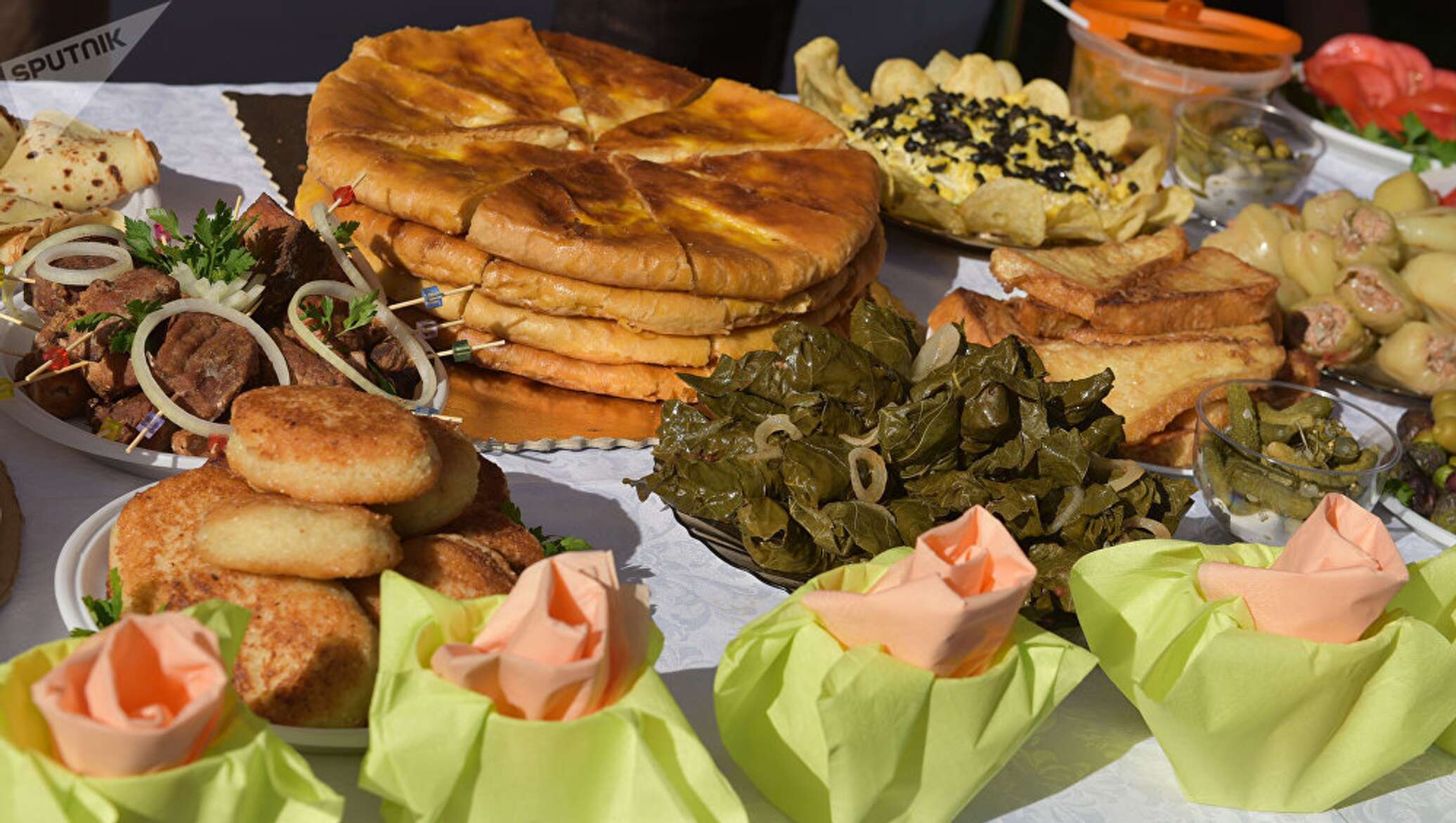 Кавказская кухня северный кавказ. Ереван кухня национальная. Армянская национальная кухня. Ереван кухня национальная. Армения гастротур.