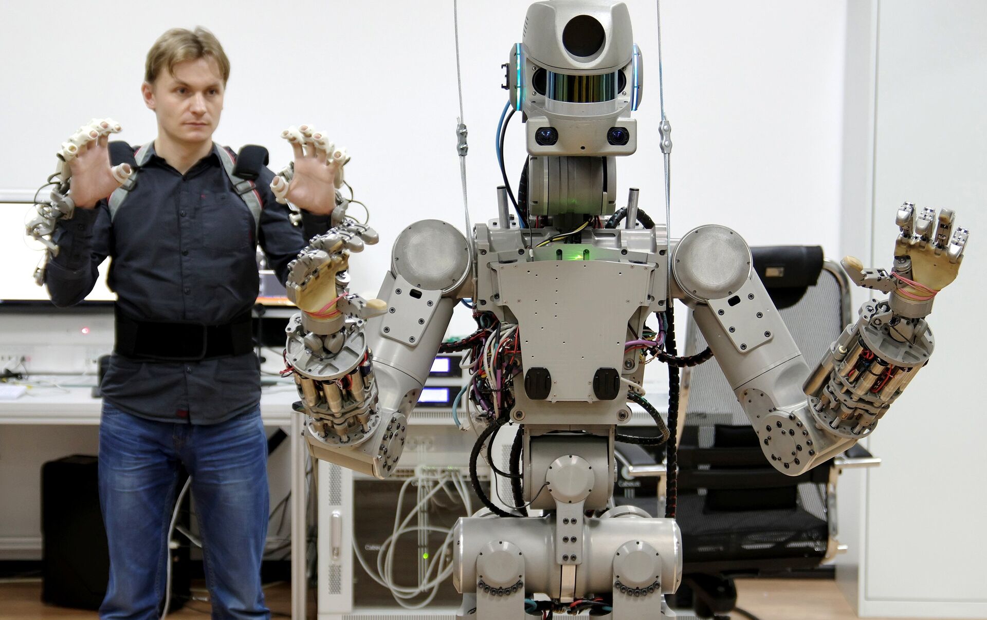 Какой из автономных роботов созданный французским изобретателем