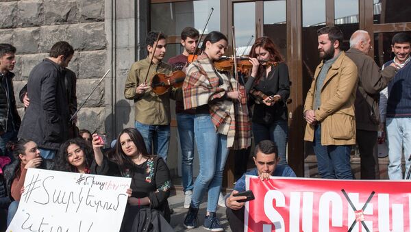 Голодовка студентов против отмены отсрочки от армии - Sputnik Արմենիա