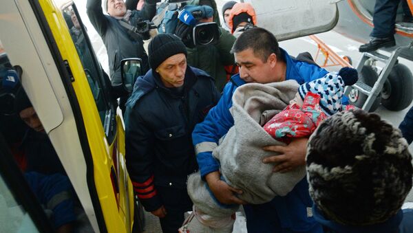Выжившую при крушении L-410 девочку доставили в Хабаровск - Sputnik Արմենիա