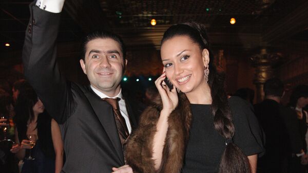 Генеральный продюсер Comedy Club Артур Джанибекян с супругой - Sputnik Армения