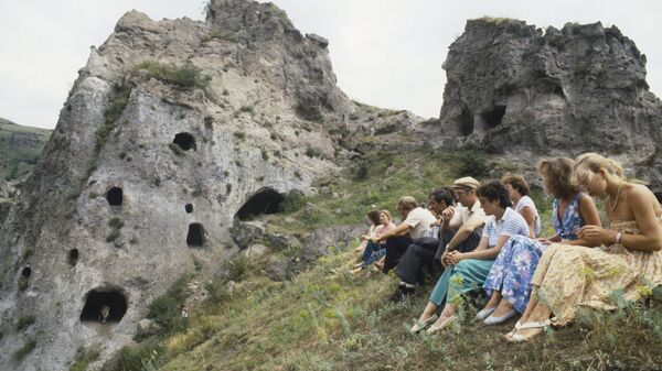 Туристы в горах Армении - Sputnik Армения