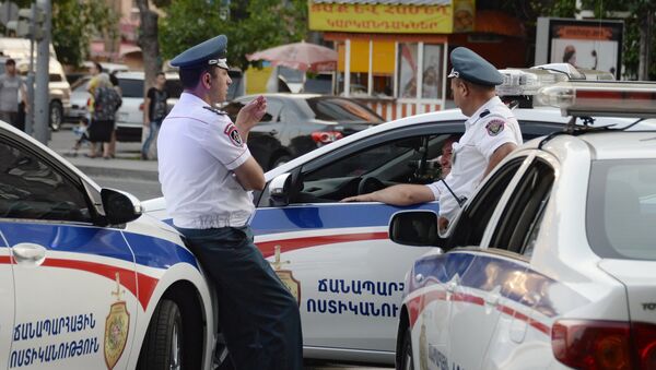 Сотрудники правоохранительных органов в Ереване - Sputnik Արմենիա