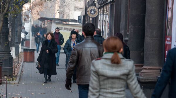 Փողոցով քայլող մարդիկ - Sputnik Արմենիա