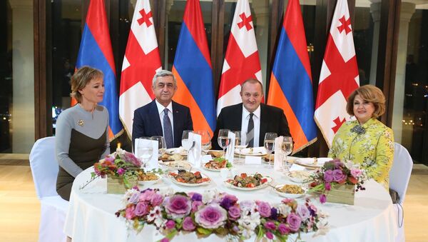 Соседи должны дружить: президента Армении приняли в Тбилиси - Sputnik Армения
